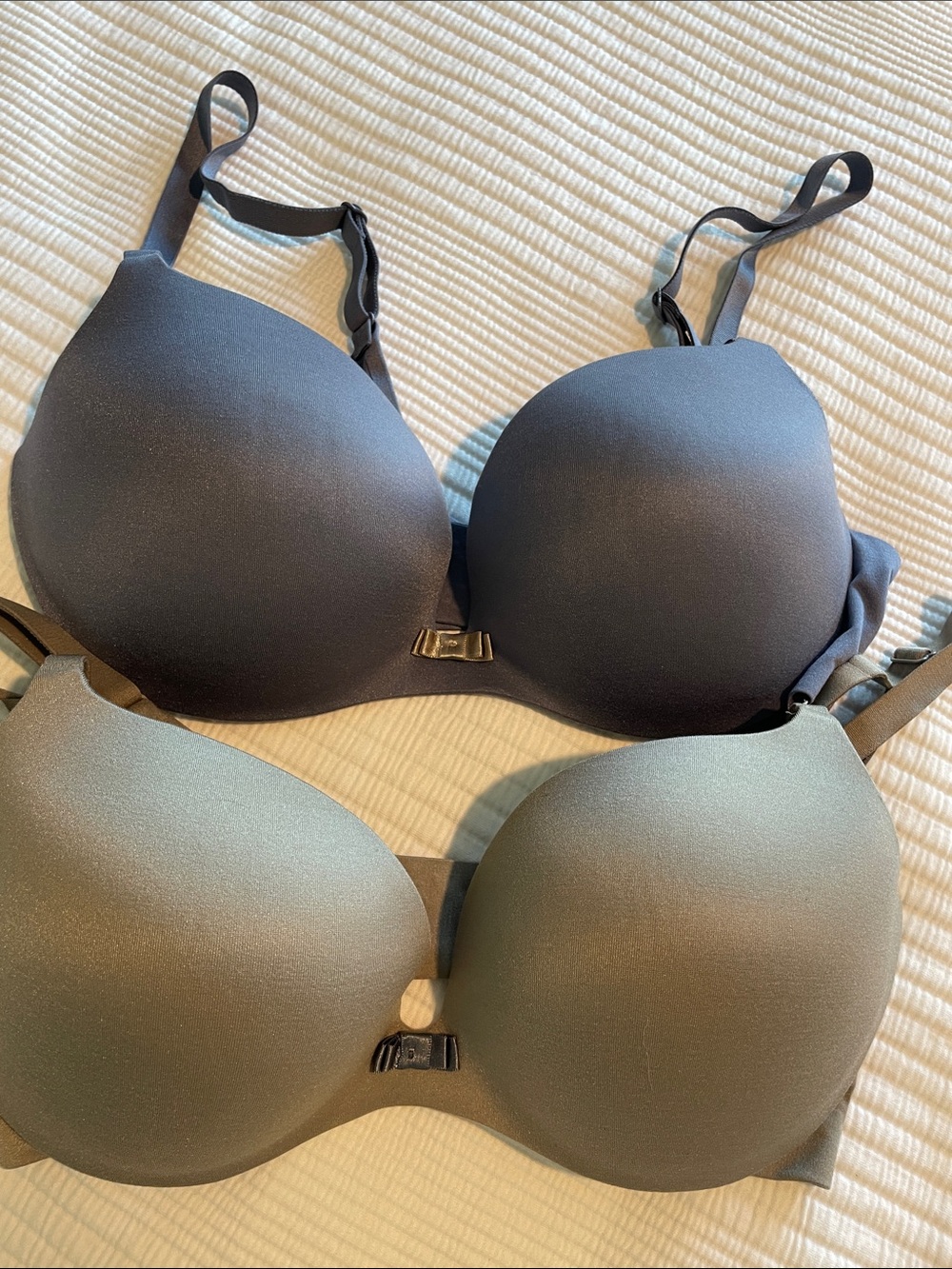 Victoria Secret Pair Smooth Lined Demi/Demi-Buste Grey & Lavender 34D